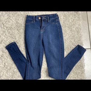High waisted jeans